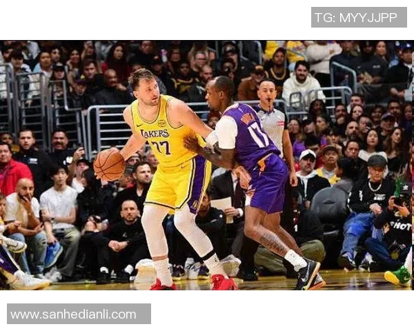 湖人对决太阳精彩回顾：09月10日比赛中的关键时刻与球员表现分析